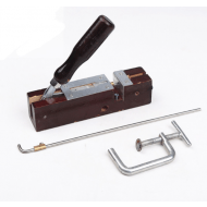 Děrovač rámků a přířezů